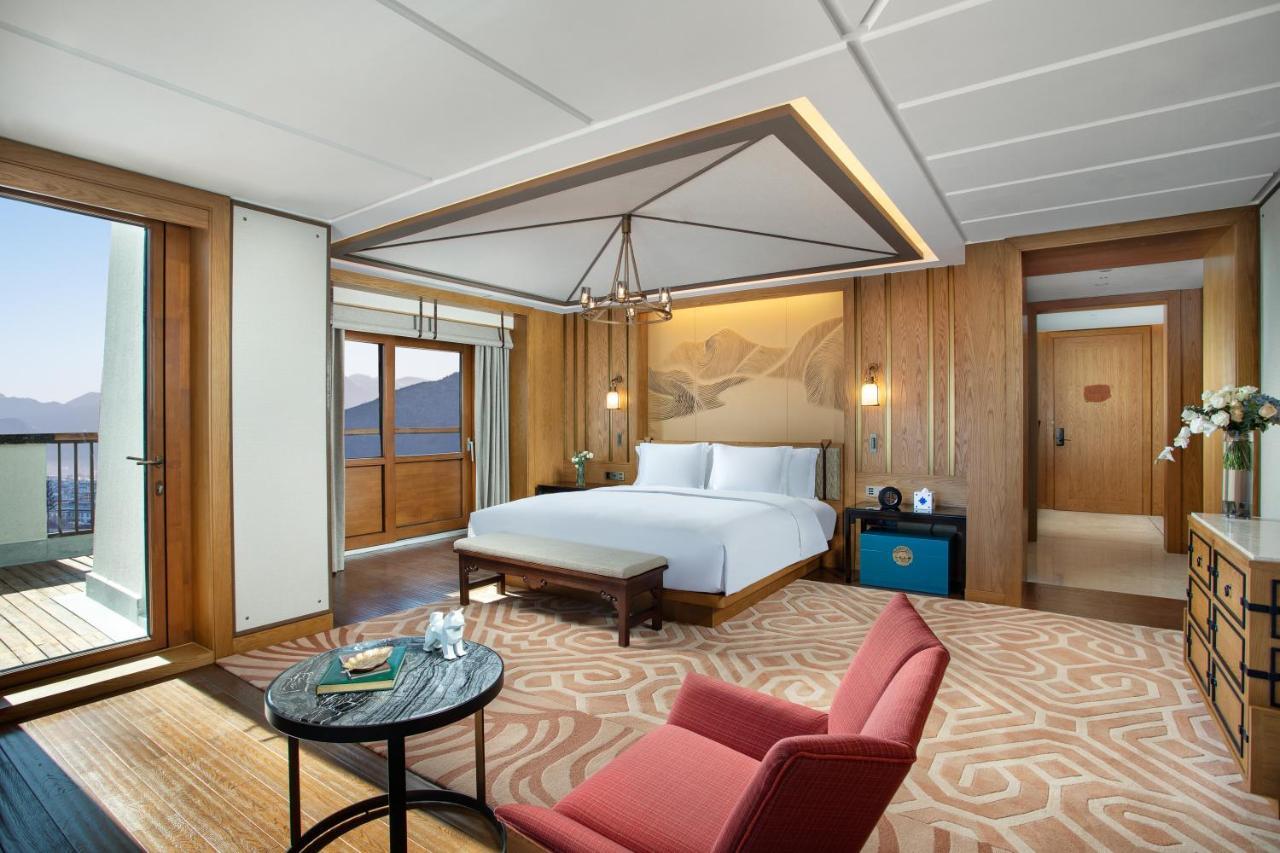 Hotel Indigo Diqing Moonlight City By Ihg Shangri-La Exterior foto